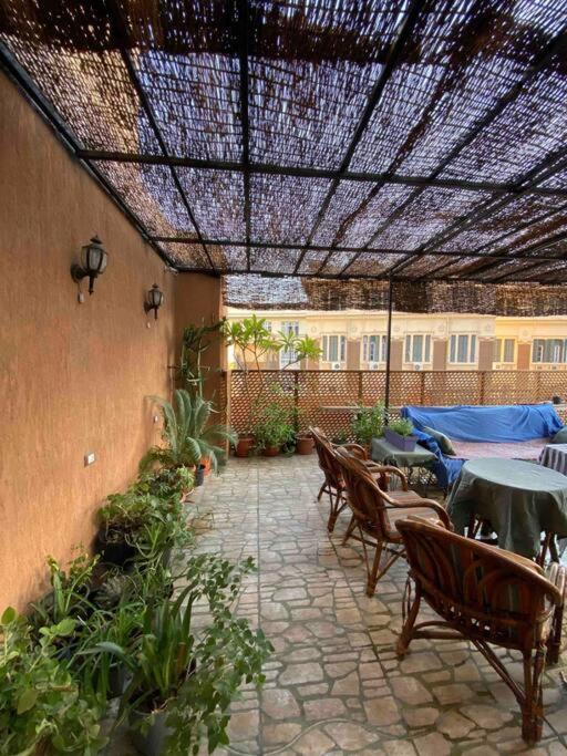 On A Rooftop In Downtown, Appartement