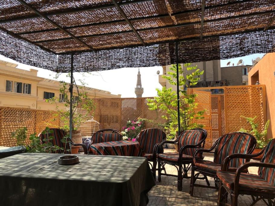 On A Rooftop In Downtown, Appartement *